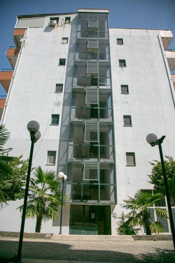 A&B Apartment Golem  Luaran gambar